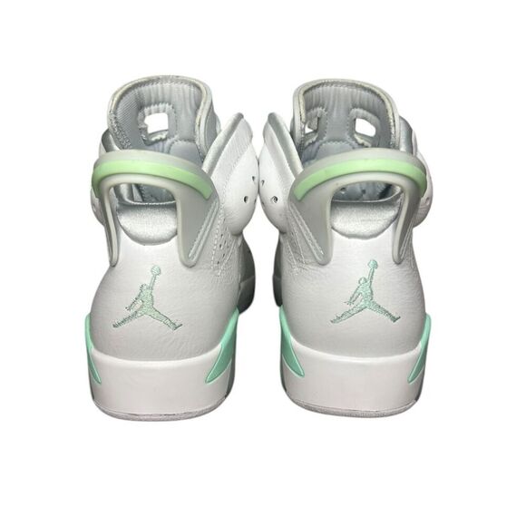 Nike Air Jordan Women’s Size 6 Retro 6 Mint Foam Sneakers High Top Shoes - Picture 6 of 9